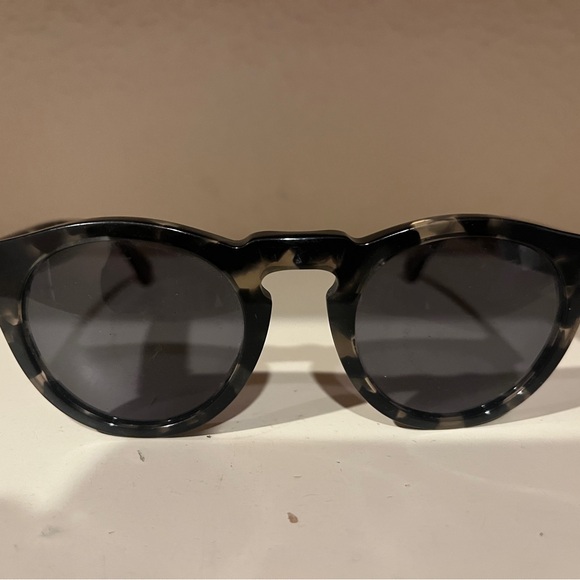 Illesteva Leonard Glasses - Picture 2 of 3